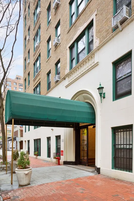 Manhattan co-op managed by Venture NY
